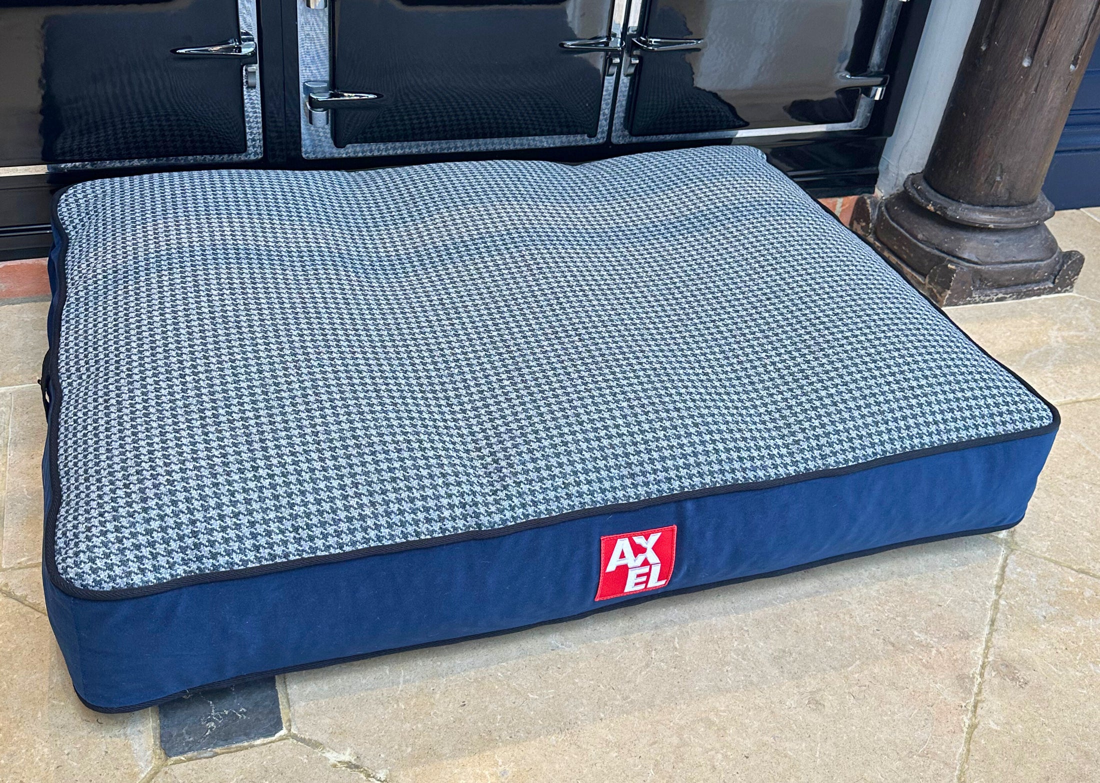 The Houndstooth Covers - Axel Dog Beds