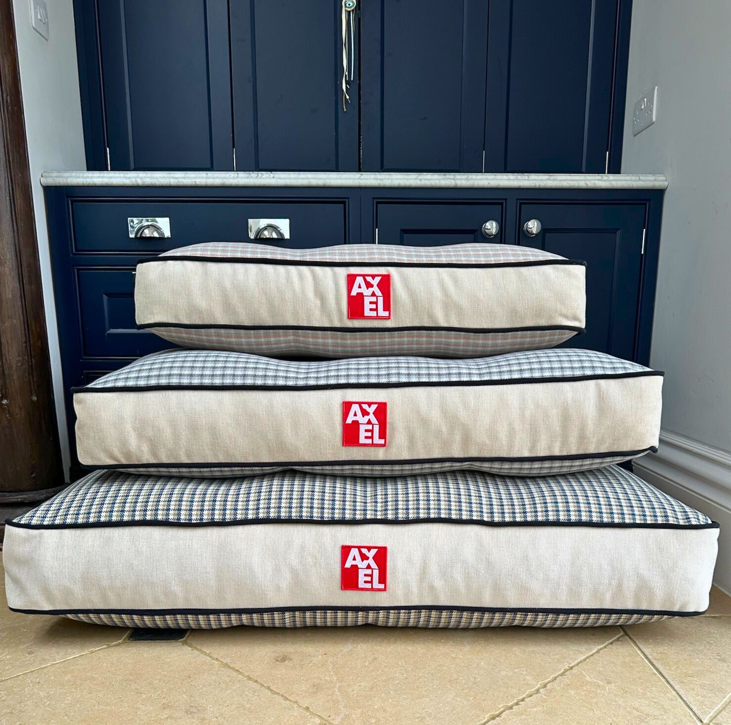 The Gingham Beds - Axel Dog Beds