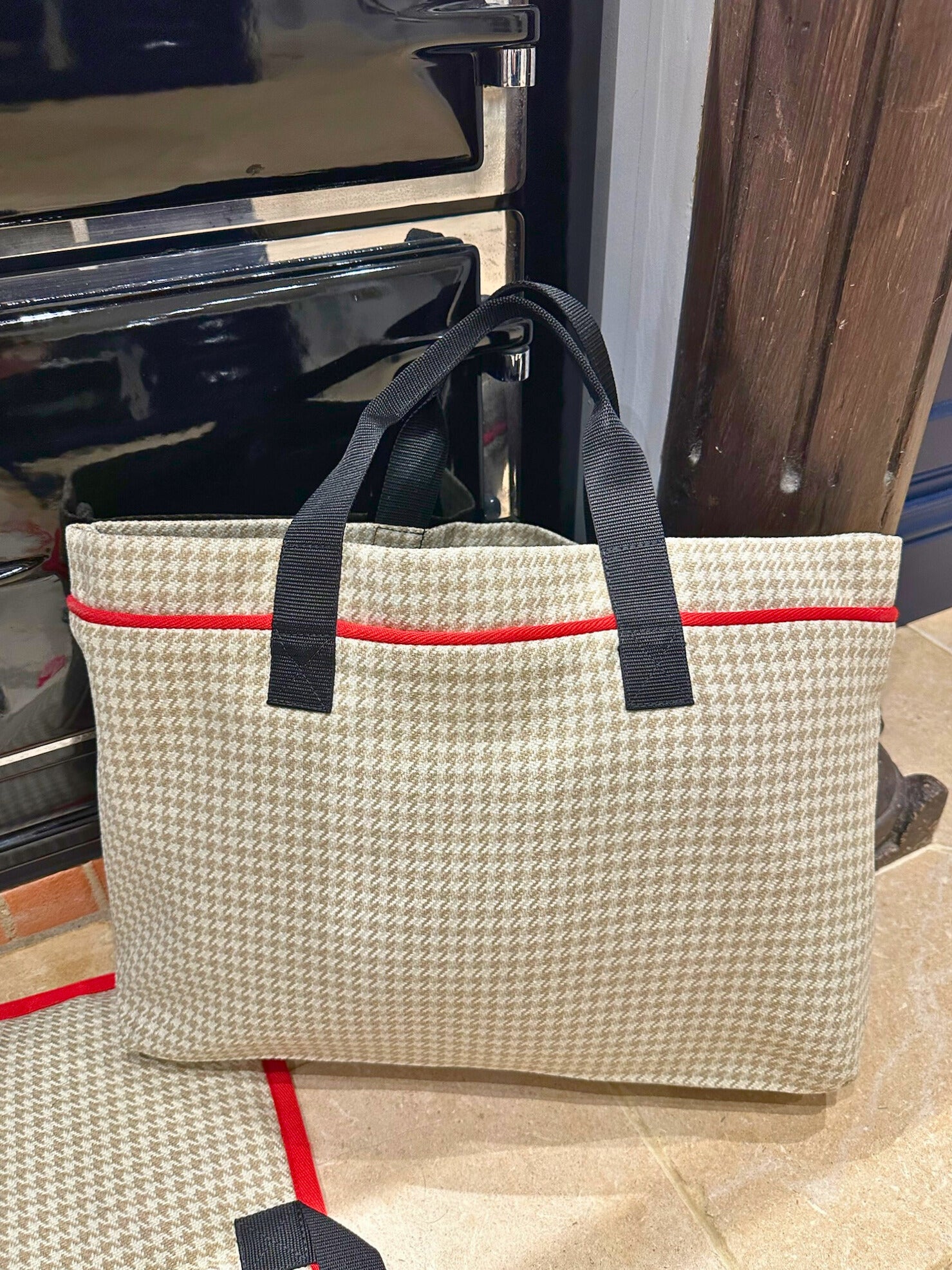 The Chelsea Travel Bag - Axel Dog Beds