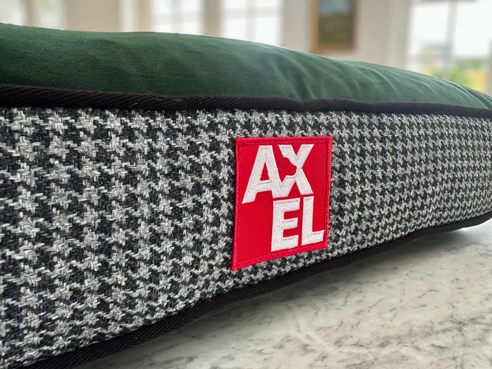 The Heritage Velvet Beds - Axel Dog Beds