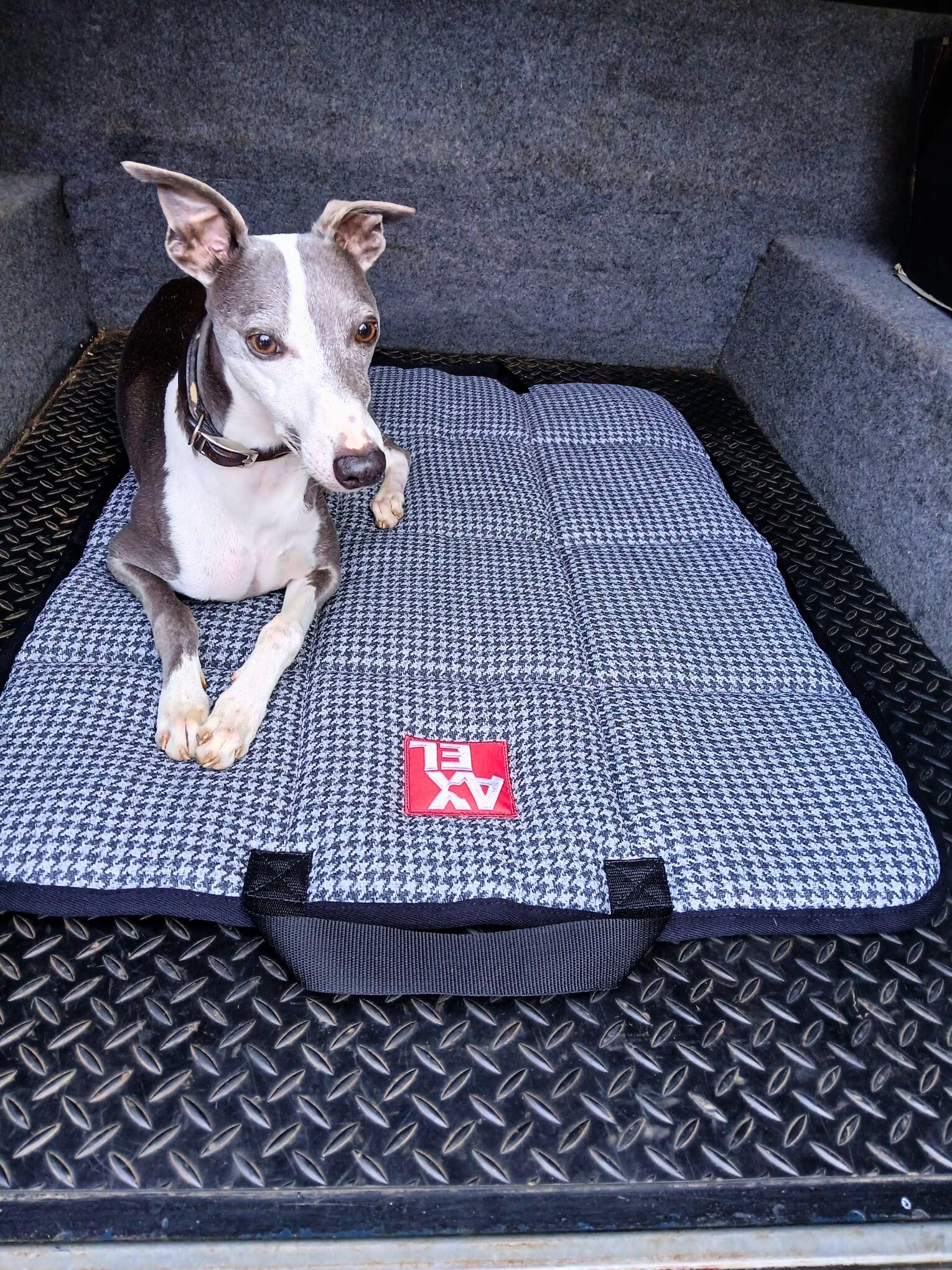 The Houndstooth Travel Mat - Axel Dog Beds