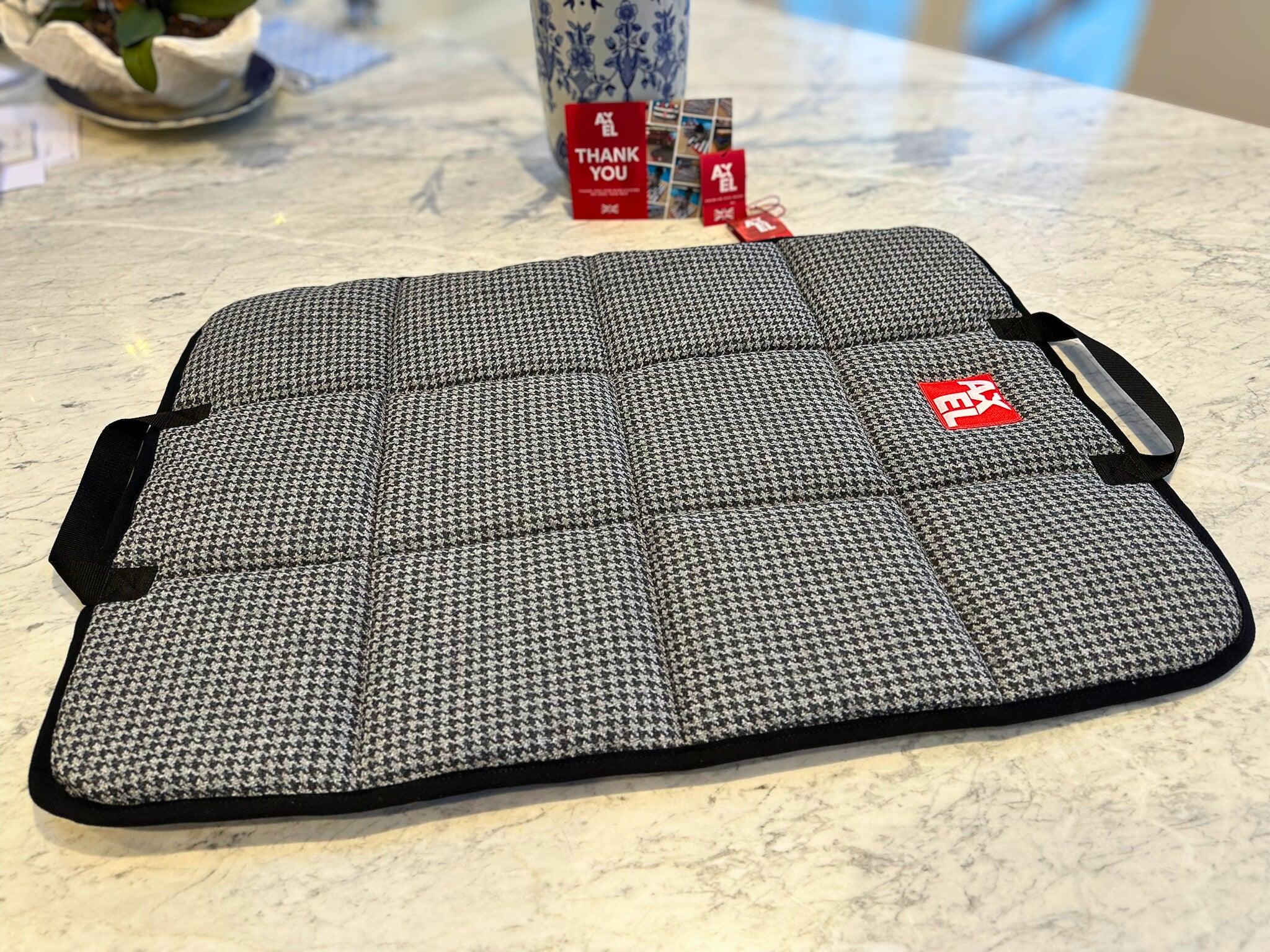 The Houndstooth Travel Mat - Axel Dog Beds